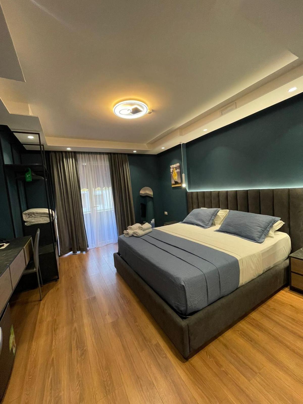 Peaky Hotel Durrës Zewnętrze zdjęcie