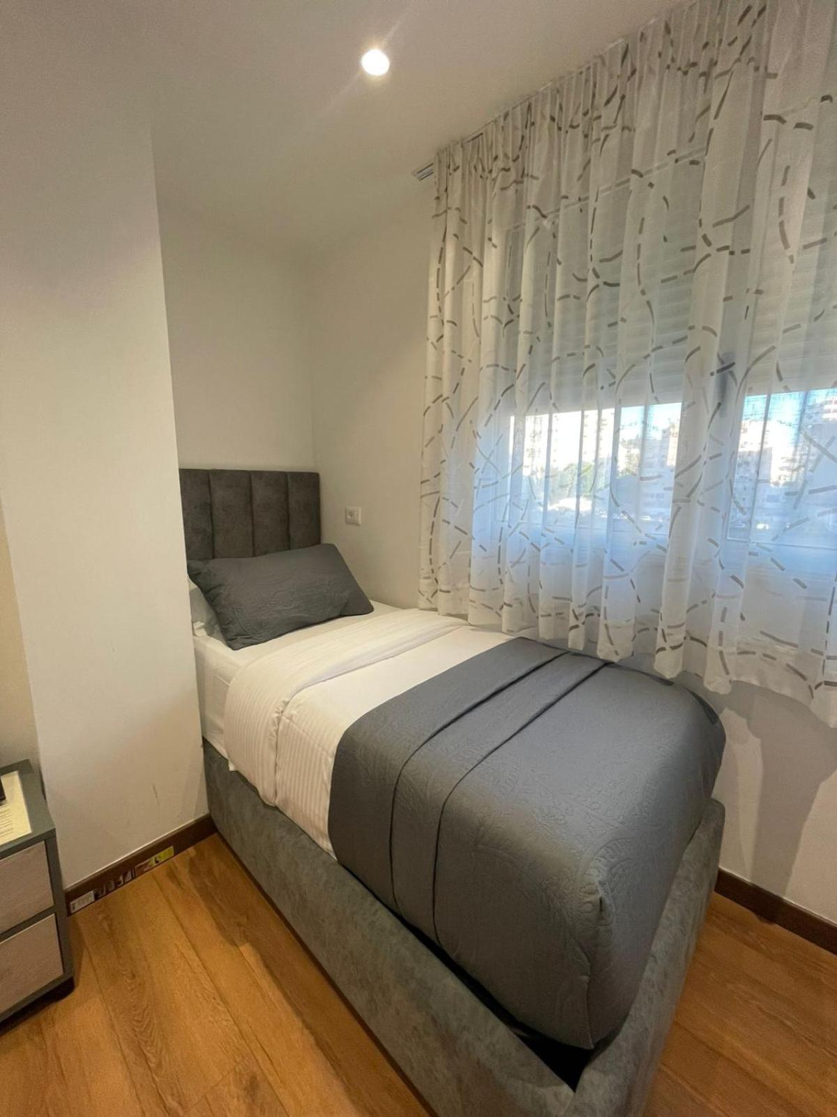 Peaky Hotel Durrës Zewnętrze zdjęcie